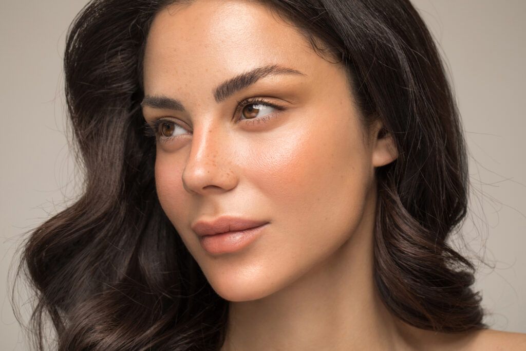 tampa med spa model with brown hair